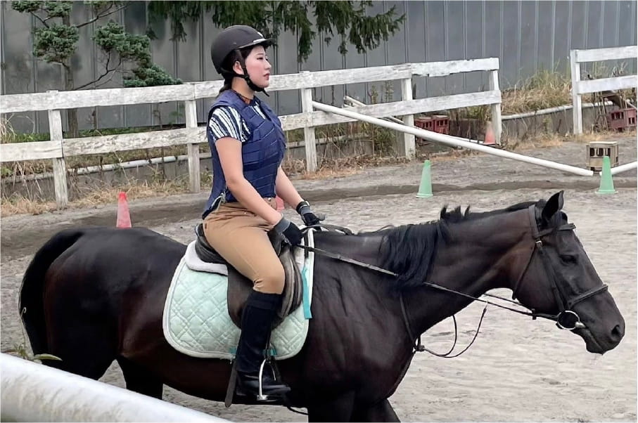 最近ハマっているのが乗馬